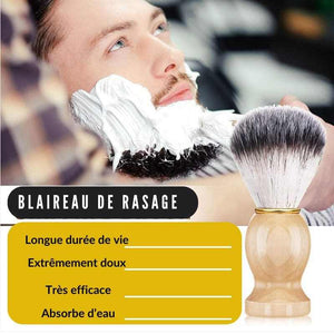 barbier rase son client avec blaireau de rasage  doux